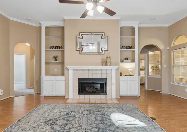 Photo 3 of Single family home for sale at 1008 E Grubb Dr, Mesquite, TX 75149 | MLS# 21401168 | Listing updated on 2026-10-04