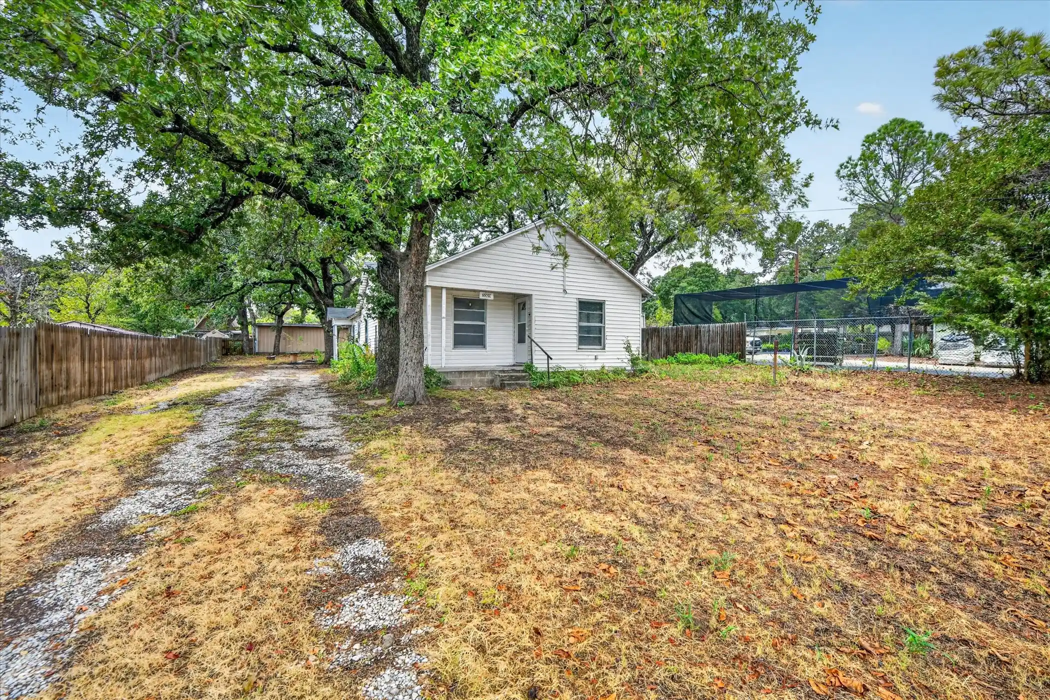 Photo 1 of Sale Pending at 3009 Caddo Trl, Fort Worth, TX 76135 | MLS# 21400194 | Listing updated on 2026-10-24