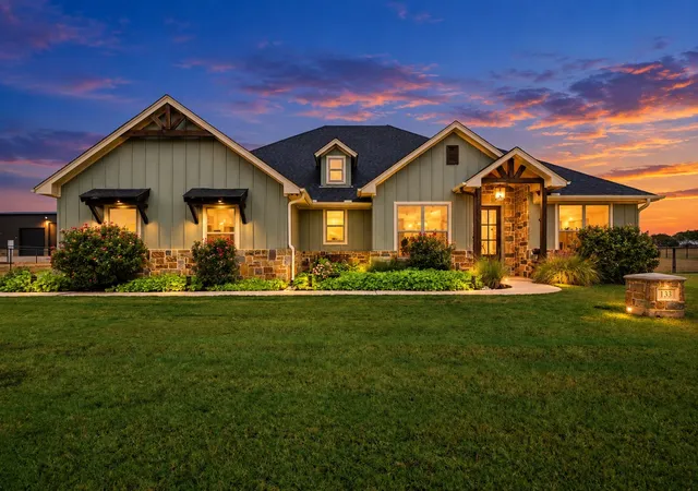 Photo 1 of Single family home for sale at 133 Kingston Ln, Weatherford, TX 76087 | MLS# 21396618 | Listing updated on 2026-10-04