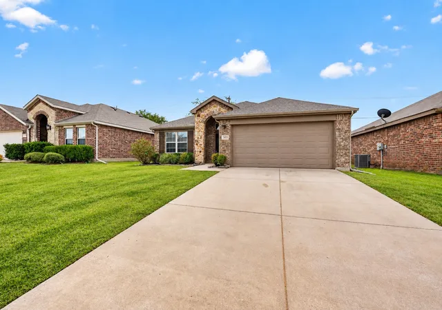 Photo 2 of Single family home for sale at 1413 Thibodaux Dr, Greenville, TX 75402 | MLS# 21400980 | Listing updated on 2026-10-05