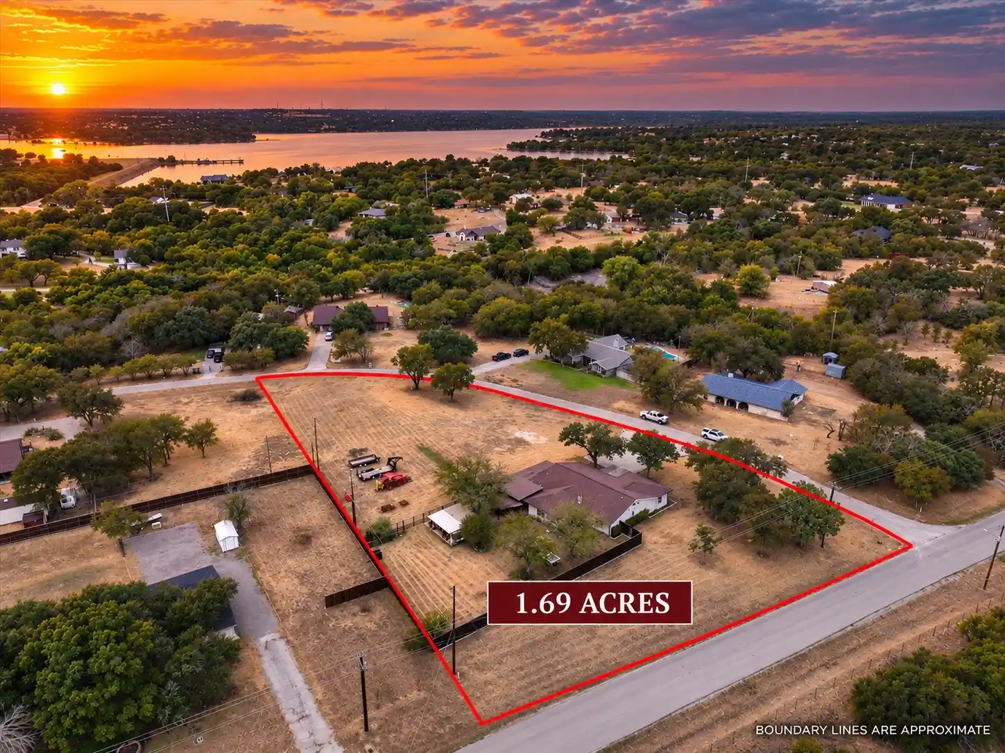 Single family home for sale at 156 Cedar Elm Rd, Willow Park, TX 76087 | MLS# 21399259