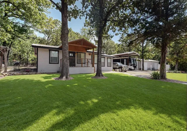 Photo 1 of Single family home for sale at 2895 Honey Bee Ln, Wills Point, TX 75169 | MLS# 21396310 | Listing updated on 2026-10-05