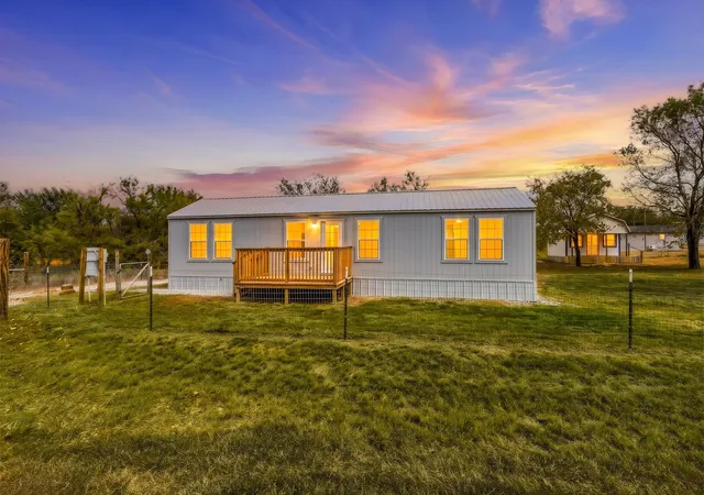 Photo 2 of Single family home for sale at 219 Cumberland Trl, Jacksboro, TX 76458 | MLS# 21391194 | Listing updated on 2026-10-09