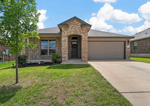 Photo 2 of Single family home for sale at 3217 Beutel Rd, Lorena, TX 76655 | MLS# 21402922 | Listing updated on 2026-10-04