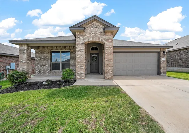 Photo 3 of Single family home for sale at 3217 Beutel Rd, Lorena, TX 76655 | MLS# 21402922 | Listing updated on 2026-10-04