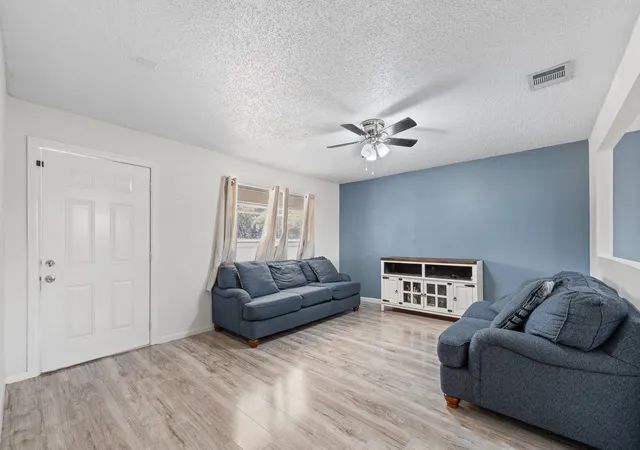 Photo 4 of Single family home for sale at 5509 Westhaven Dr, Fort Worth, TX 76132 | MLS# 21402924 | Listing updated on 2026-10-04