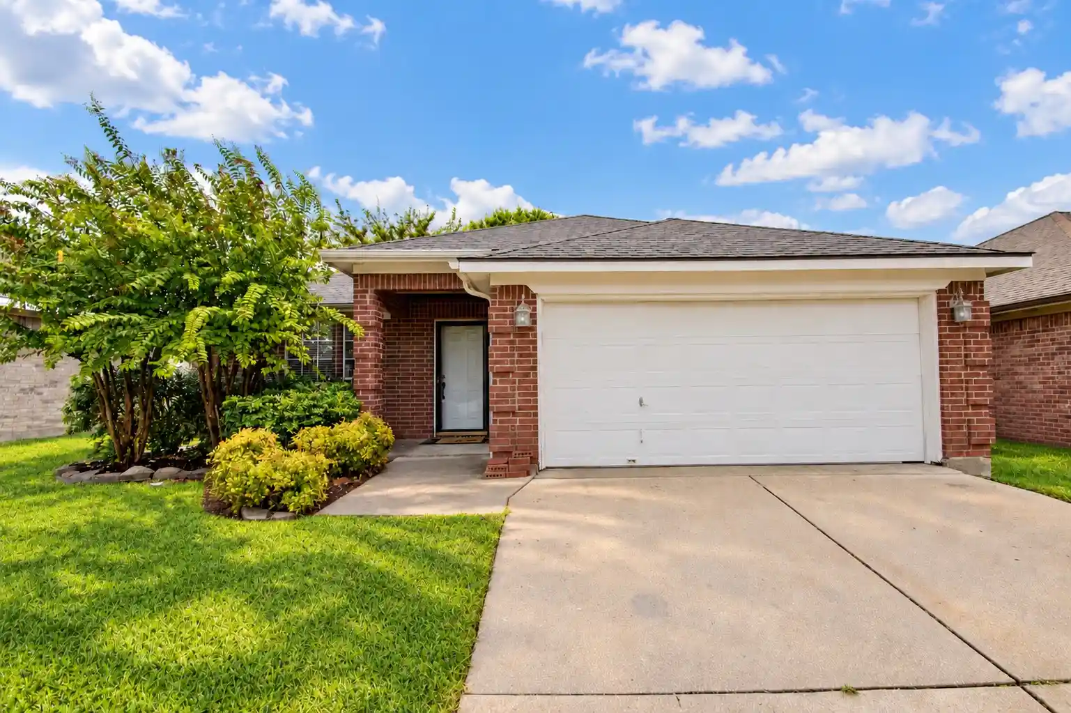 Photo 1 of Single family home for sale at 6917 Coldwater Cyn Rd, Fort Worth, TX 76132 | MLS# 21402914 | Listing updated on 2026-10-17