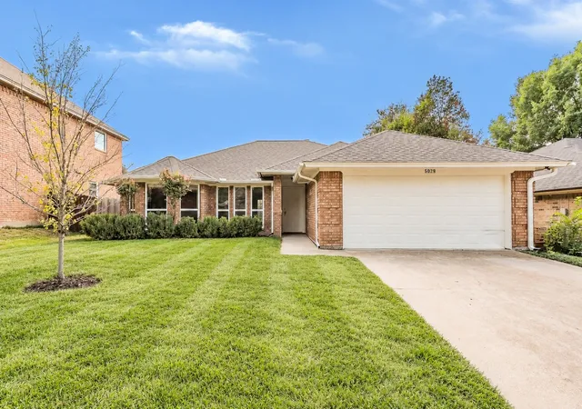 Photo 1 of Single family home for sale at 5029 Barberry Dr, Fort Worth, TX 76133 | MLS# 21402939 | Listing updated on 2026-10-04