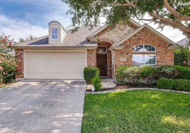 Photo 1 of Single family home for sale at 2009 Michelle Crk Dr, Little Elm, TX 75068 | MLS# 21379868 | Listing updated on 2026-10-06