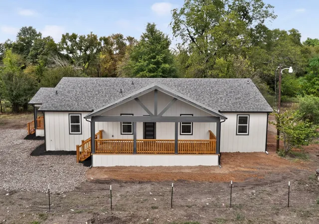 Photo 1 of Single family home for sale at 573 County Rd 1116, Sulphur Springs, TX 75433 | MLS# 21399444 | Listing updated on 2026-10-08