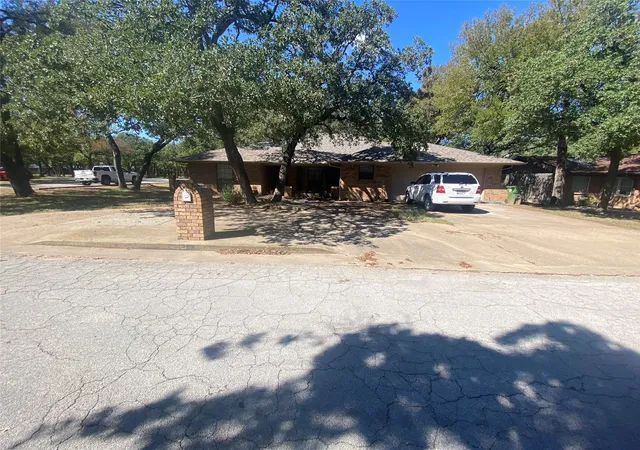 Single family home for sale at 501 Mesquite St, Mineral Wells, TX 76067 | MLS# 21403002