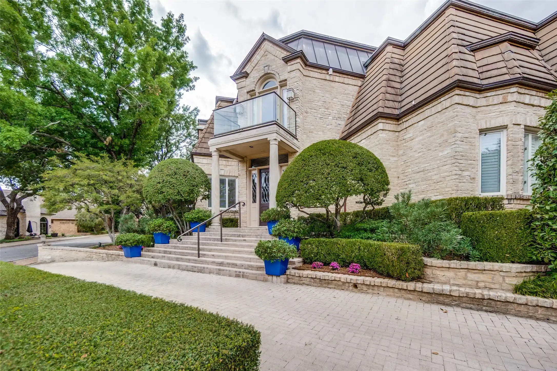 Photo 1 of Single family home for sale at 7744 Glen Albens Cir, Dallas, TX 75225 | MLS# 21379025 | Listing updated on 2026-10-25