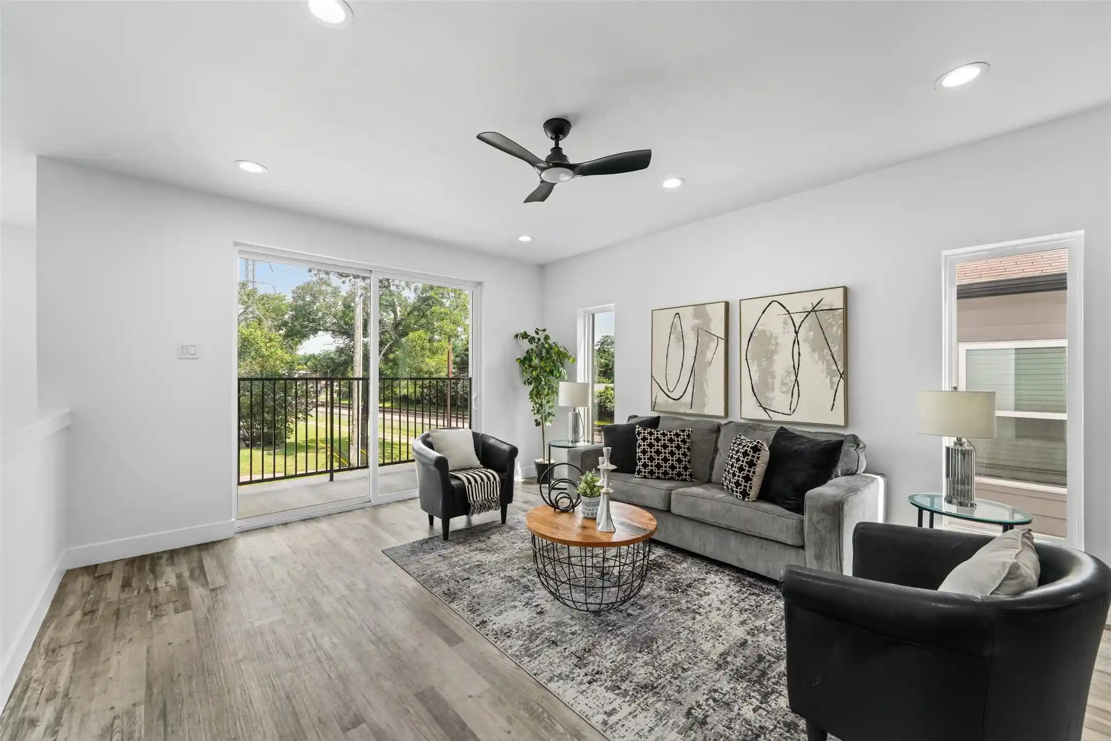 Single family home for sale at 3142 Harmon St, Dallas, TX 75215 | MLS# 21403011