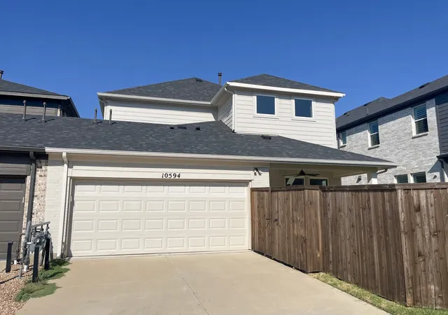 Photo 3 of Townhouse for sale at 10594 Prairie Rose Rd, Frisco, TX 75035 | MLS# 21403012 | Listing updated on 2026-10-04