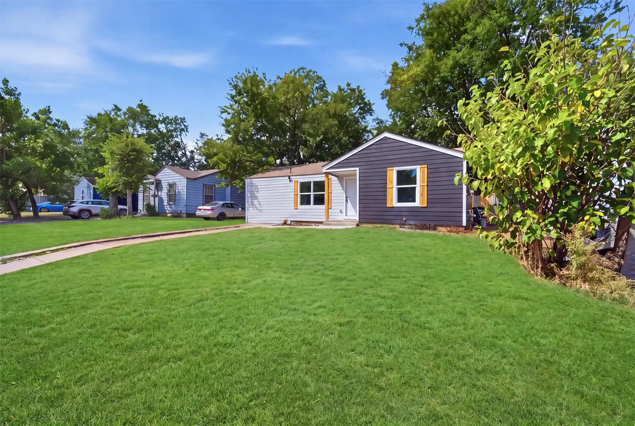 Photo 1 of Single family home for sale at 905 E Shaw St, Fort Worth, TX 76110 | MLS# 21403022 | Listing updated on 2026-10-21