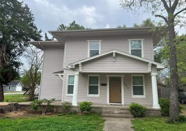 Photo 1 of Single family home for sale at 1505 W Park Ave, Corsicana, TX 75110 | MLS# 21402734 | Listing updated on 2026-10-04