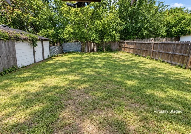 Photo 2 of Single family home for sale at 7217 Cowart St, Houston, TX 77020 | MLS# 21403019 | Listing updated on 2026-10-28