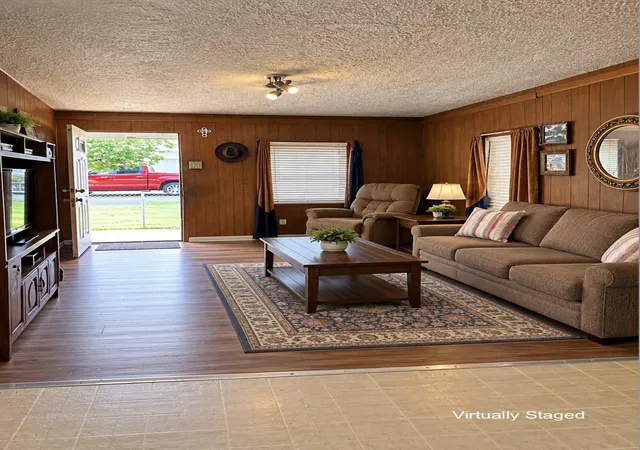 Photo 4 of Single family home for sale at 7217 Cowart St, Houston, TX 77020 | MLS# 21403019 | Listing updated on 2026-10-28