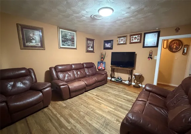 Photo 2 of Single family home for sale at 8125 Shafter Dr, Dallas, TX 75227 | MLS# 21403064 | Listing updated on 2026-10-06