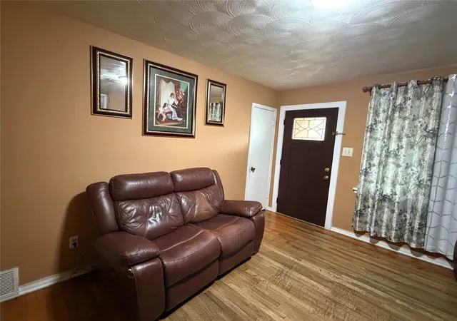 Photo 3 of Single family home for sale at 8125 Shafter Dr, Dallas, TX 75227 | MLS# 21403064 | Listing updated on 2026-10-06