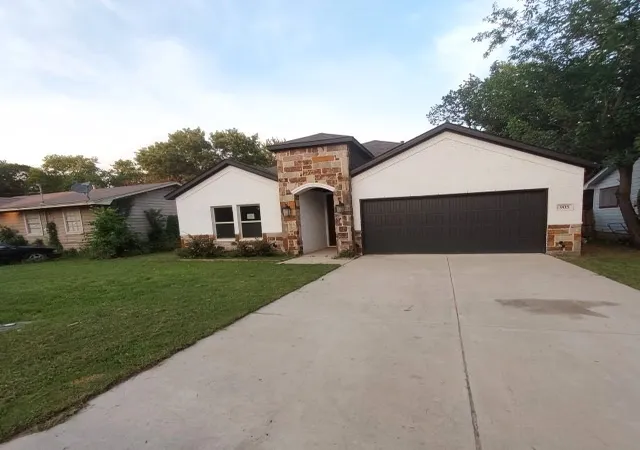 Photo 2 of Single family home for sale at 905 Edgar St, Greenville, TX 75401 | MLS# 21398467 | Listing updated on 2026-10-04