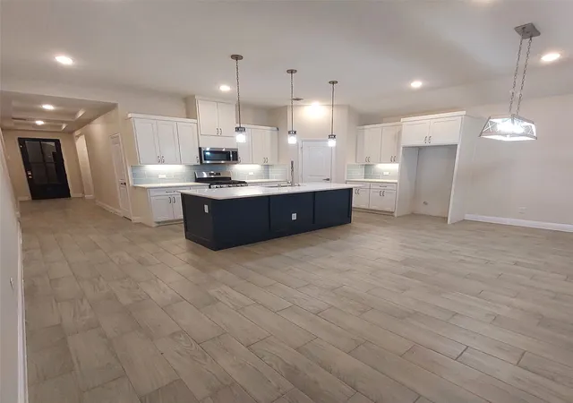 Photo 3 of Single family home for sale at 905 Edgar St, Greenville, TX 75401 | MLS# 21398467 | Listing updated on 2026-10-04