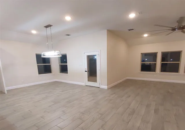 Photo 3 of Single family home for sale at 905 Edgar St, Greenville, TX 75401 | MLS# 21398467 | Listing updated on 2026-10-04