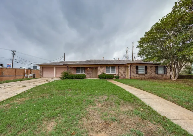 House for sale at 1706 S Travis Ave, Denison, TX 75021 | MLS# 21400231 | Listing updated on 2026-10-04
