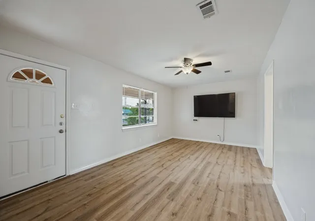 Photo 2 of House for sale at 1706 S Travis Ave, Denison, TX 75021 | MLS# 21400231 | Listing updated on 2026-10-04