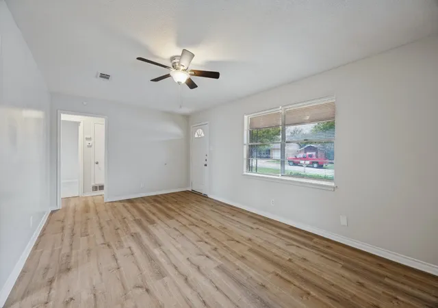 Photo 3 of House for sale at 1706 S Travis Ave, Denison, TX 75021 | MLS# 21400231 | Listing updated on 2026-10-04