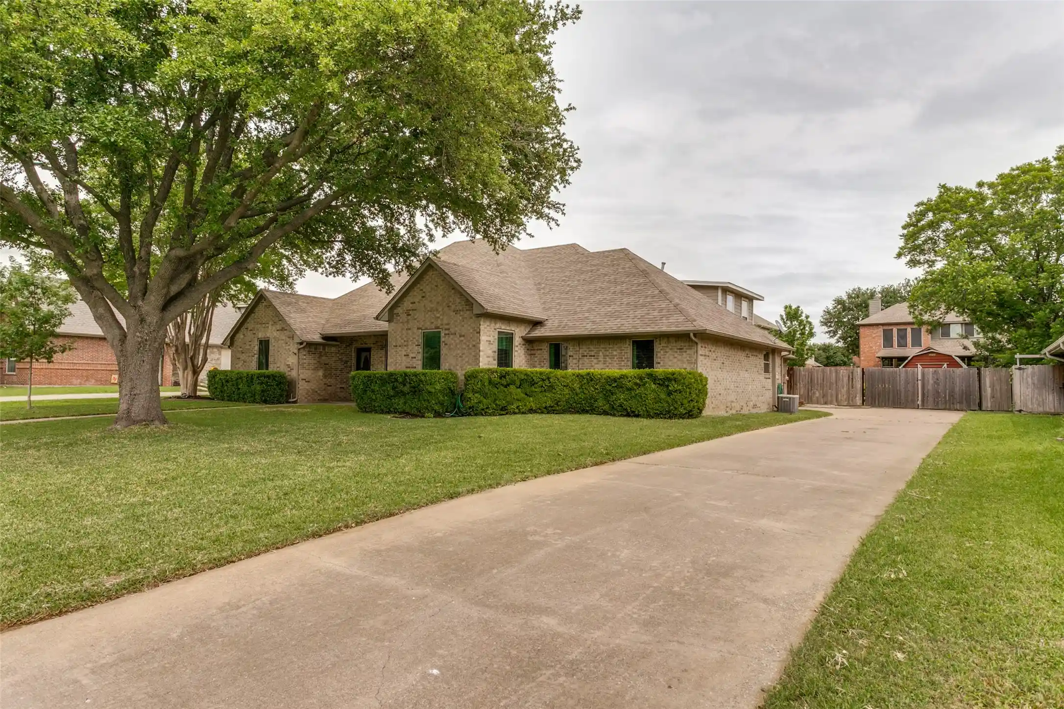 Photo 1 of Single family home for sale at 1913 Quail Run Dr, Corinth, TX 76208 | MLS# 21403080 | Listing updated on 2026-10-14