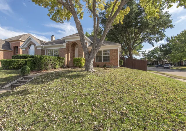 Photo 2 of Single family home for sale at 9701 Preston Vineyard Dr, Frisco, TX 75035 | MLS# 21402246 | Listing updated on 2026-10-06