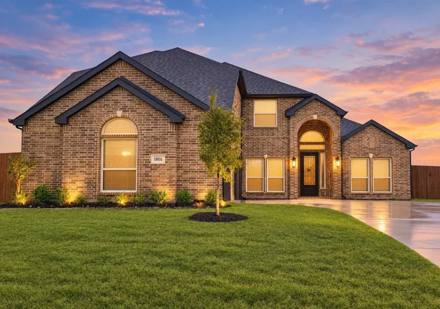 Photo 3 of Single family home for sale at 1801 Hidden Crk Dr, Midlothian, TX 76065 | MLS# 21403109 | Listing updated on 2026-10-10