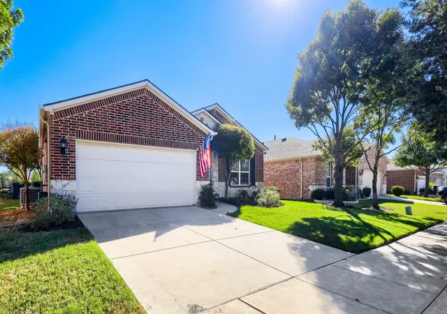 Photo 2 of Single family home for sale at 2501 Oyster Bay Dr, Frisco, TX 75036 | MLS# 21384950 | Listing updated on 2026-10-09