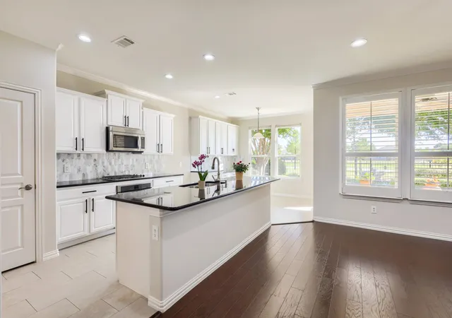 Photo 3 of Single family home for sale at 2501 Oyster Bay Dr, Frisco, TX 75036 | MLS# 21384950 | Listing updated on 2026-10-09