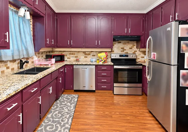 Photo 2 of Sale Pending at 612 State St, Weatherford, TX 76086 | MLS# 21403140 | Listing updated on 2026-10-06