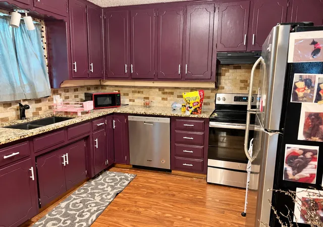 Photo 3 of Sale Pending at 612 State St, Weatherford, TX 76086 | MLS# 21403140 | Listing updated on 2026-10-06