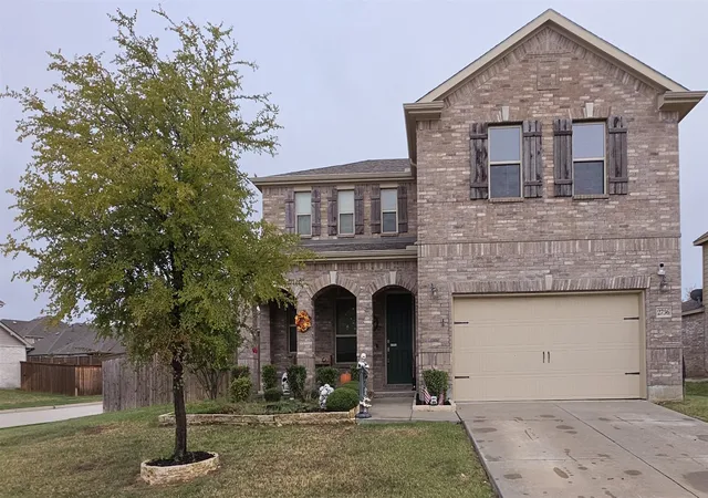 Photo 1 of Single family home for sale at 2736 Ryder Ln, Aubrey, TX 76227 | MLS# 21369915 | Listing updated on 2026-10-05