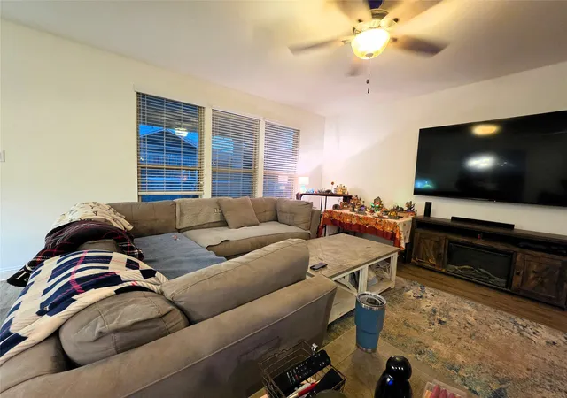 Photo 4 of Single family home for sale at 2736 Ryder Ln, Aubrey, TX 76227 | MLS# 21369915 | Listing updated on 2026-10-05