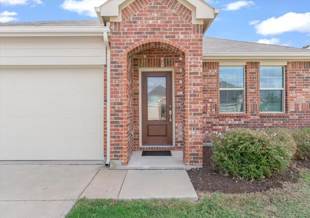 Photo 2 of Single family home for sale at 5404 Montrose Dr, Forney, TX 75126 | MLS# 21403106 | Listing updated on 2026-10-05