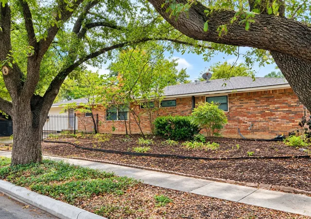 Photo 1 of Single family home for sale at 3544 Timberview Rd, Dallas, TX 75229 | MLS# 21403320 | Listing updated on 2026-10-05