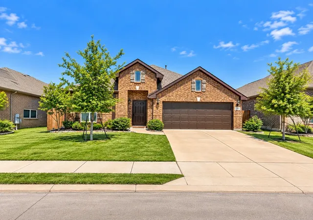 Photo 1 of Single family home for sale at 3301 Heathrow Rd, Mesquite, TX 75181 | MLS# 21403328 | Listing updated on 2026-10-05