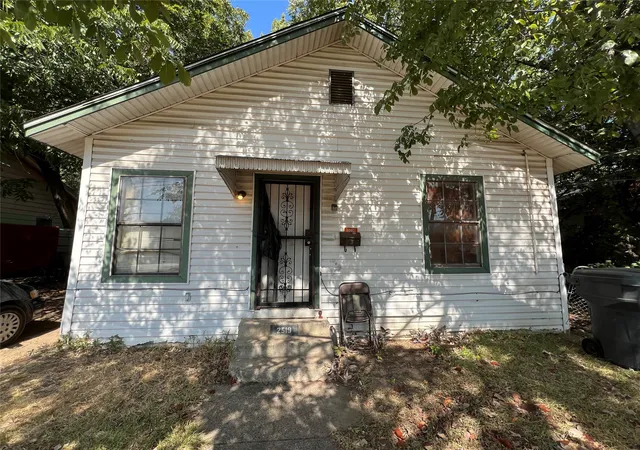 Photo 1 of Single family home for sale at 2519 Carpenter Ave, Dallas, TX 75215 | MLS# 21382808 | Listing updated on 2026-10-05