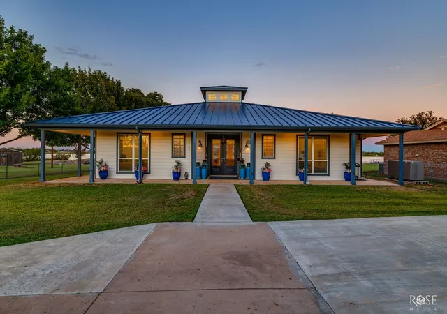 Photo 2 of Single family home for sale at 1938 S Concho Dr, San Angelo, TX 76904 | MLS# 21403333 | Listing updated on 2026-10-05