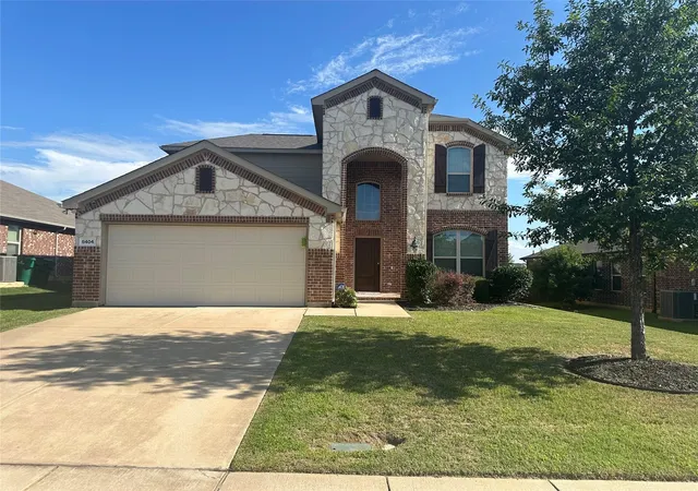 Photo 1 of Single family home for sale at 8404 Sioux Trl, Aubrey, TX 76227 | MLS# 21403384 | Listing updated on 2026-10-05