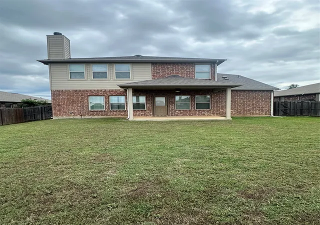 Photo 2 of Single family home for sale at 8404 Sioux Trl, Aubrey, TX 76227 | MLS# 21403384 | Listing updated on 2026-10-05