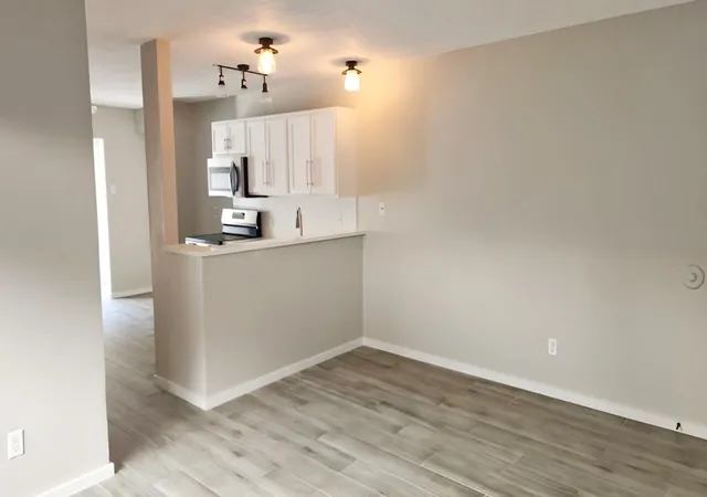 Photo 3 of Condo for sale at 2627 Douglas Ave #121, Dallas, TX 75219 | MLS# 21403393 | Listing updated on 2026-10-10