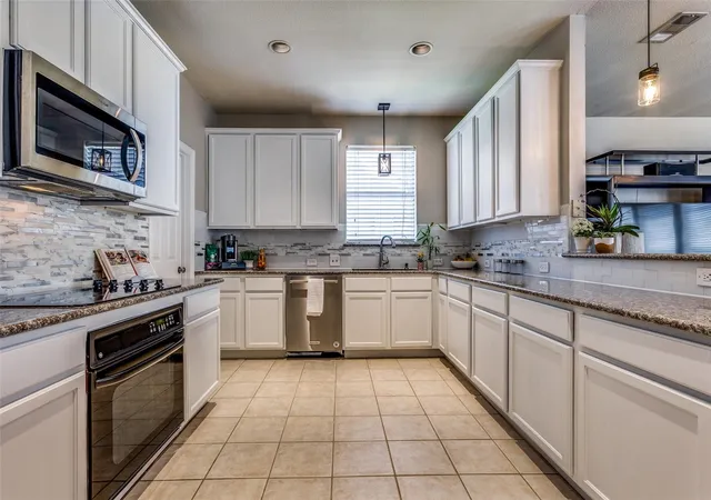 Photo 2 of Single family home for sale at 6504 Autumn Trl, The Colony, TX 75056 | MLS# 21403400 | Listing updated on 2026-10-05