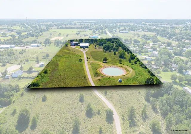 Photo 2 of Single family home for sale at 200 Pleasant Ln, Clyde, TX 79510 | MLS# 21398584 | Listing updated on 2026-10-05