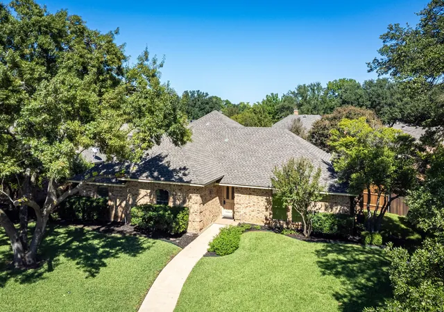 Photo 3 of Single family home for sale at 907 Rush Crk Dr, Allen, TX 75002 | MLS# 21397132 | Listing updated on 2026-10-10